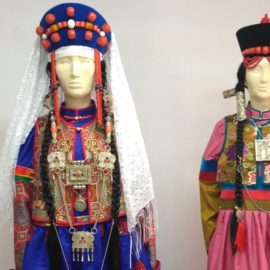 В Улан-Удэ по историческим источникам восстановили национальные костюмы буряток