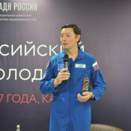 На встречу с участниками форума «Золото тюрков» прилетел космонавт, Герой Российской Федерации Сергей Ревин На встречу с участниками форума «Золото тюрков» прилетел космонавт, Герой Российской Федерации Сергей Ревин