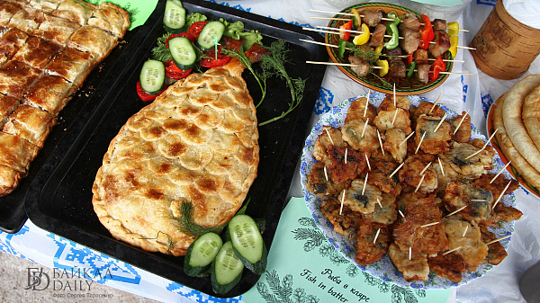 «Караван дружбы» показал вкусные традиции народов Бурятии на открытии Недели туризма на Великом шёлковом пути «Караван дружбы» показал вкусные традиции народов Бурятии на открытии Недели туризма на Великом шёлковом пути