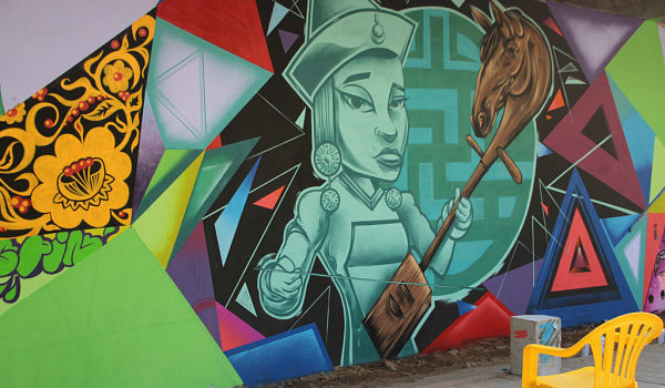 Опору развязки в Улан-Удэ превратили в арт-объект