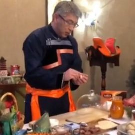 Глава Бурятии в прямом эфире слепил буузу Глава Бурятии в прямом эфире слепил буузу