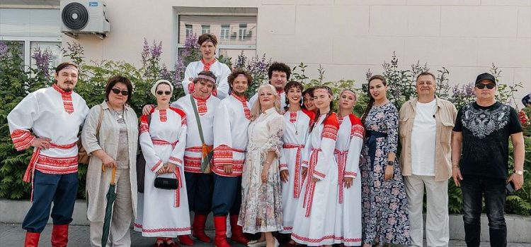 Дэгэлфлешмоб ко Дню России поддержали бестужевцы