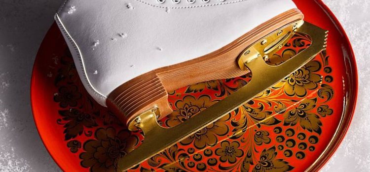 Форму российских фигуристов украсят хохломской росписью