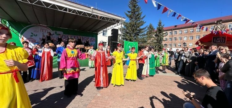 Торговцы, ремесленники и просто ценители народного творчества объединились в Кяхте