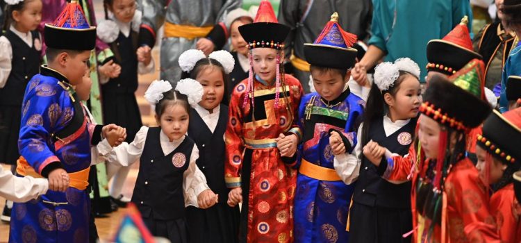 В Бурятии отпраздновали День бурятского языка