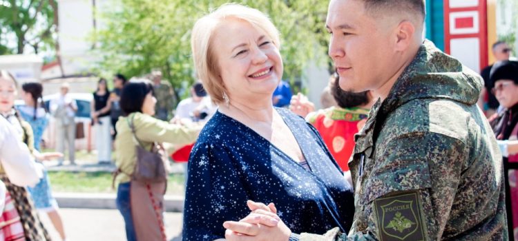 «Русский вальс» Победы прозвучал в Бурятии