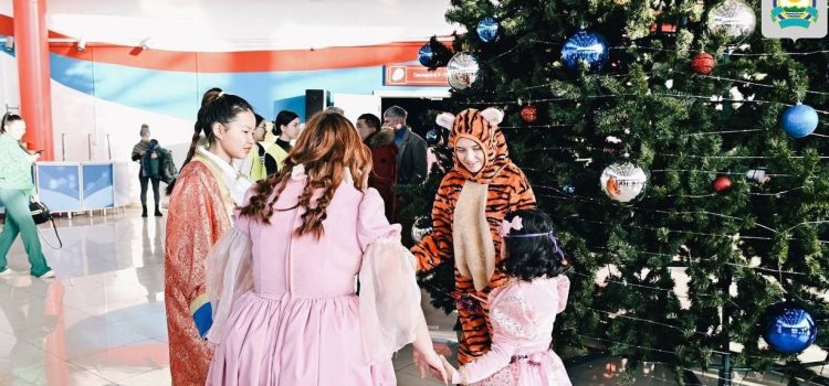 Встретить Новый год в костюмах героев сказок и легенд предложили в Бурятии