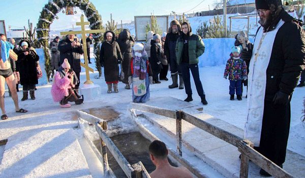 Крещение в сердце Селенги: как прошел фестиваль «Крещенская купель» в Бурятии Крещение в сердце Селенги: как прошел фестиваль «Крещенская купель» в Бурятии