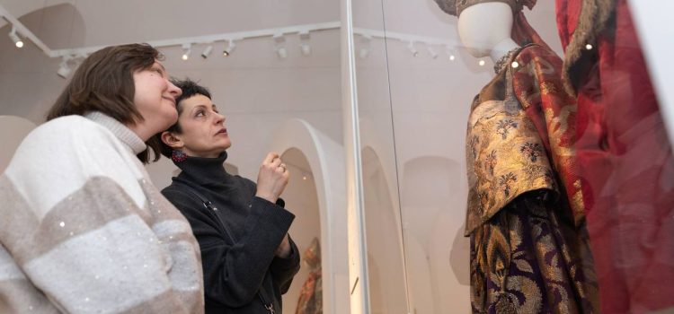 «Русская старина» в Царицыне: 19 музеев мира представили сокровища народного костюма