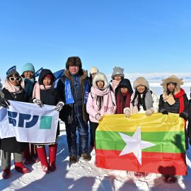 «Тепло, которое дарит лёд»: как студенты из Мьянмы и Африки покоряли зимний Байкал