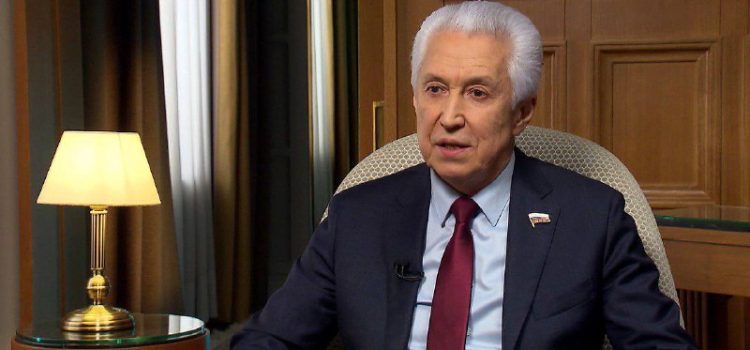 «Непобедимое единство»: Владимир Васильев поздравил защитников Отечества