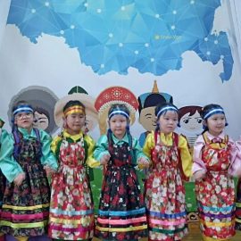 Маленькие амбассадоры Ассамблеи: в детском саду №64 «Колокольчик» открыли Год единства народов России